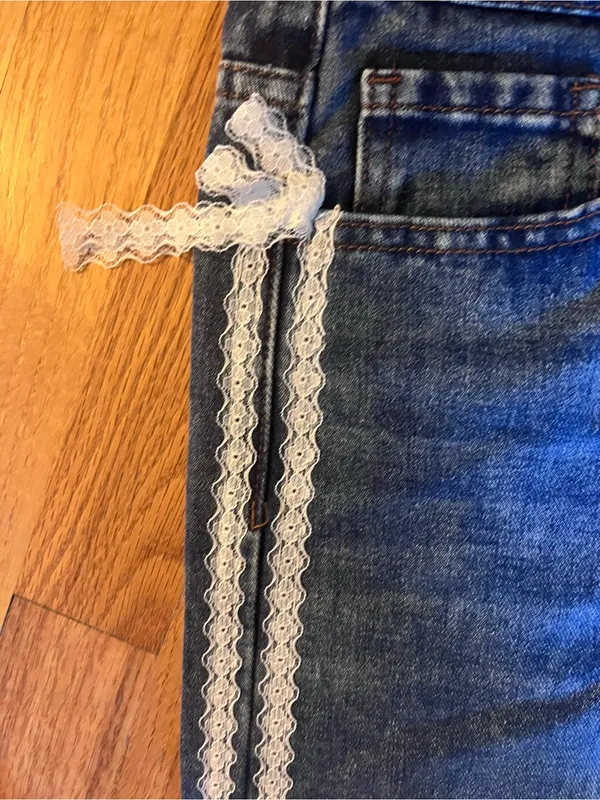 MRT 1030 Women’s lace bow jeans size 27 NWT - Image 5