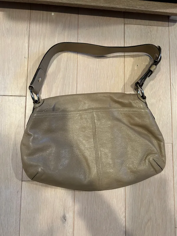Coach Soho Pleated Tan Leather Flap Shoulder Bag - Image 4