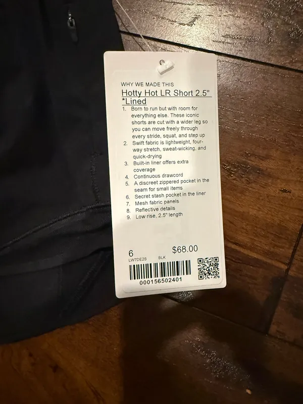Lululemon Shorts 2.5" Hotty Hot Low-Rise - Image 2