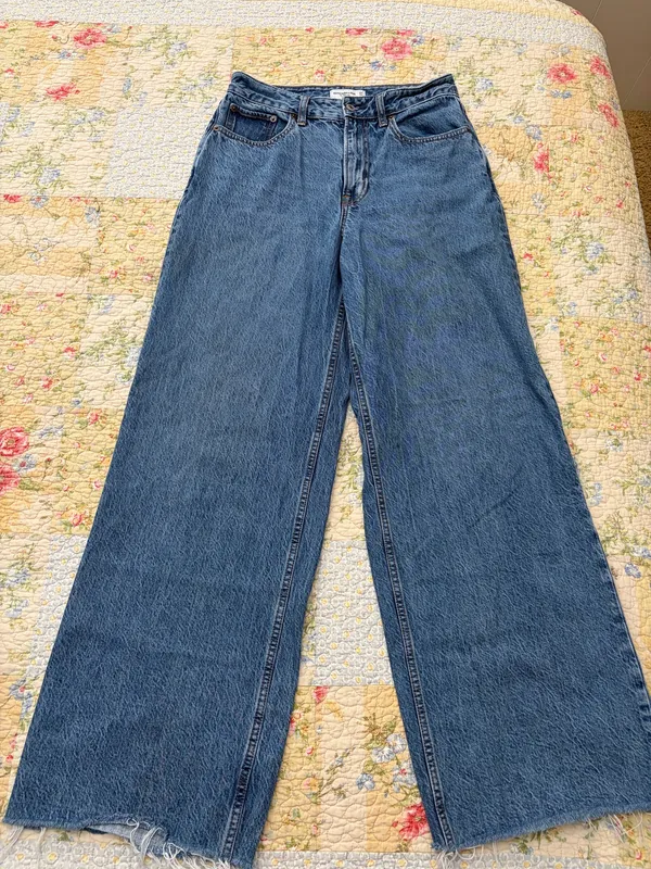 Abercrombie High-Rise Jeans Curve Love - Image 2
