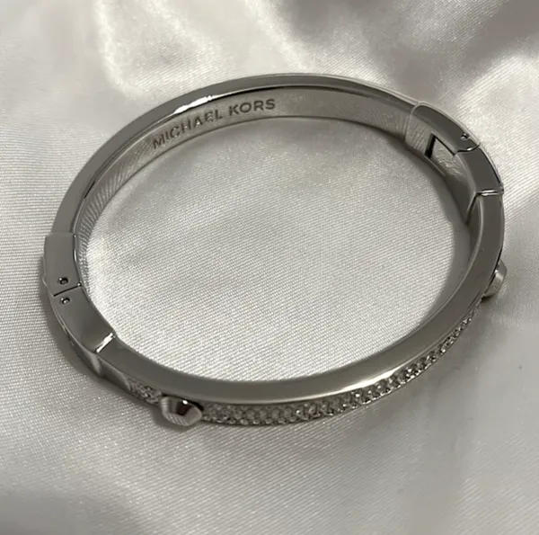 Michael Kors NWOT Silver-Tone Astor Stud Bracelet - Image 5