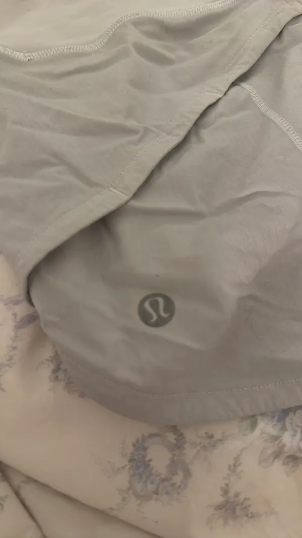 Lululemon White 2.5" Speed Up shorts  - Image 3