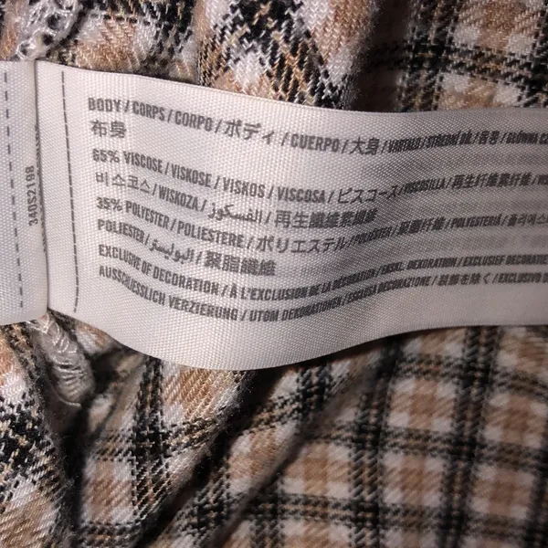 Hollister plaid down down shirt size medium - Image 4