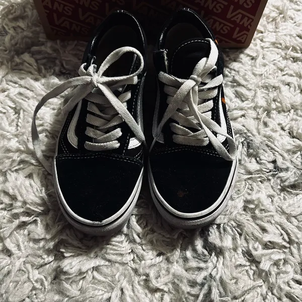 Vans Old Skool Shoes - Image 3