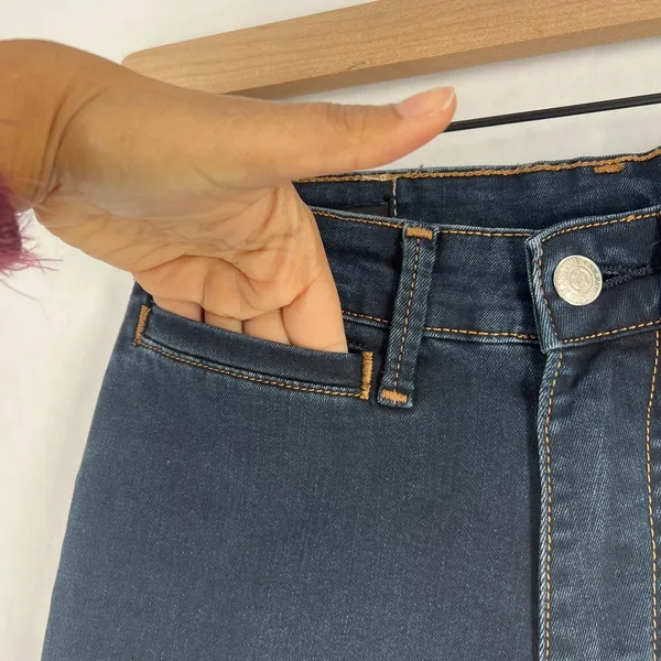 True Religion FEY Flare Jeans Womens 27 Blue Denim High‎ Rise All Day Modern - Image 4