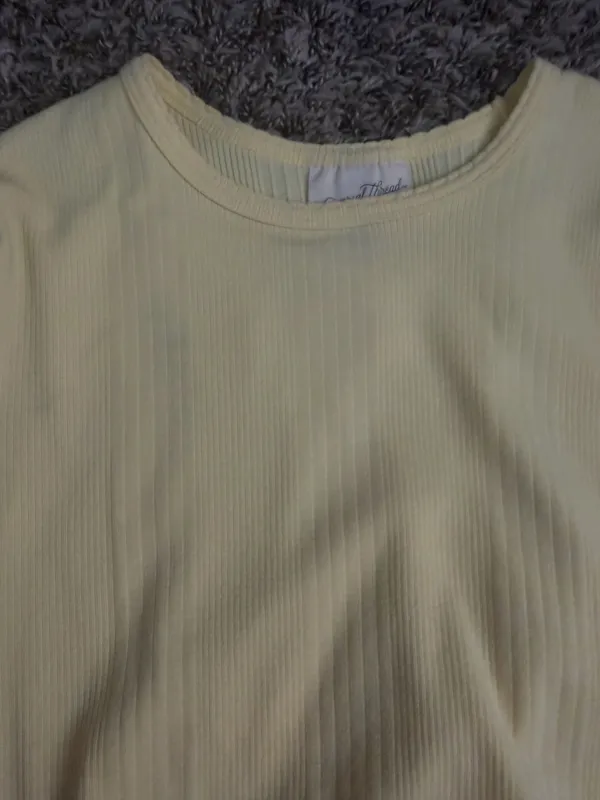 Universal Threads yellow top - Image 3