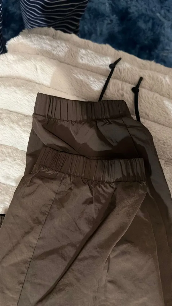 Nike Pants Track Windbreaker Medium - Image 2