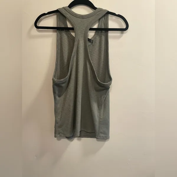 NWOT Vuori Sunrise High Neck Tank - Image 8