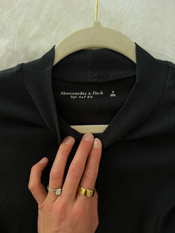 Super soft Ribbed Abercrombie & Fitch black short neck turtle neck long sleeve top - Image 3