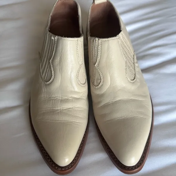Frye Carson women’s ancle light Cream Leather Boots size 7 - Image 4