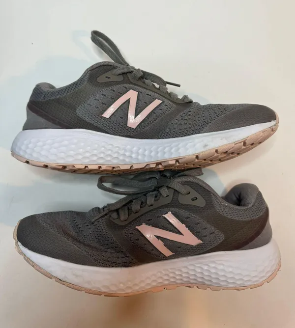 New Balance Womens 520 Cross Trainers Size 7 - Image 6