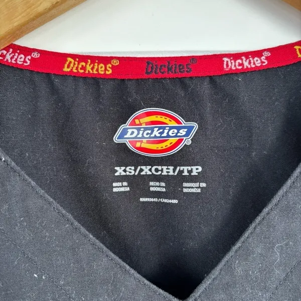 Dickies Scrub Top XS Black V-Neck Short Sleeve‎ Zipper Pocket Ribbed Side Panels - Image 4