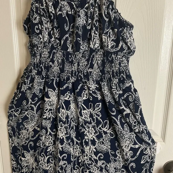 Larsyn & Lily Floral Navy Jumpsuit size X-Large - Image 4