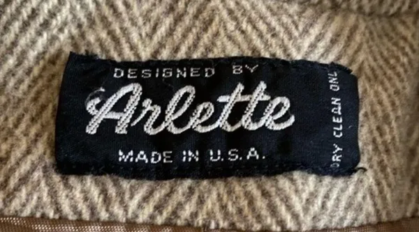 Vintage Arlette Tweed Camel Herringbone Menswear Style Pea Coat. - Image 8