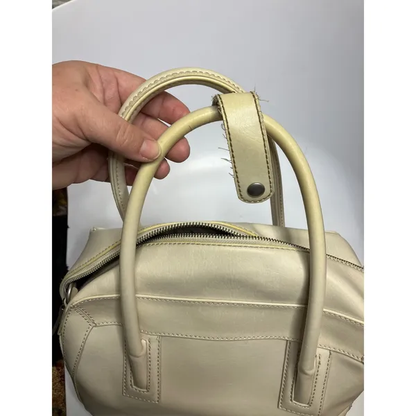 Matt &‎ Nat ivory vegan Leather bag medium size shoulder crossbody strap - Image 8