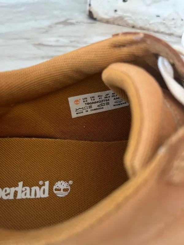 Timberland Women’s sneakers size 9.5 - Image 3