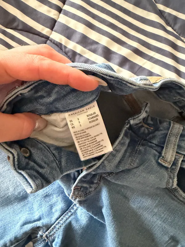 American Eagle Jeans - Image 3