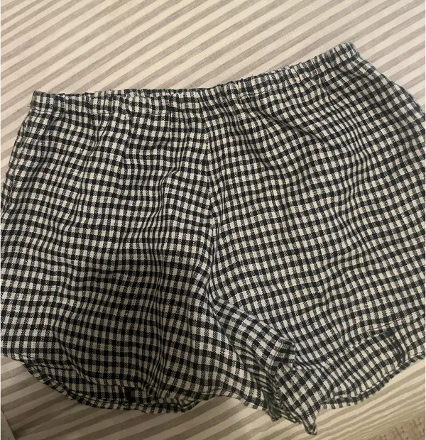Reformation Linen Shorts - Image 3