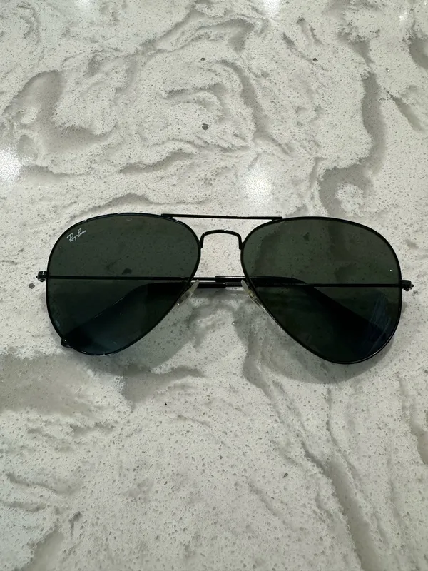 Ray-Ban Aviator Sunglasses Black - Image 2