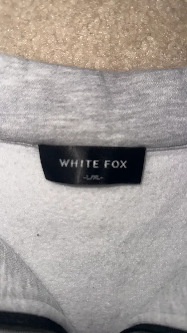 White Fox Boutique Quarter-Zip Sweatshirt L/XL - Image 3