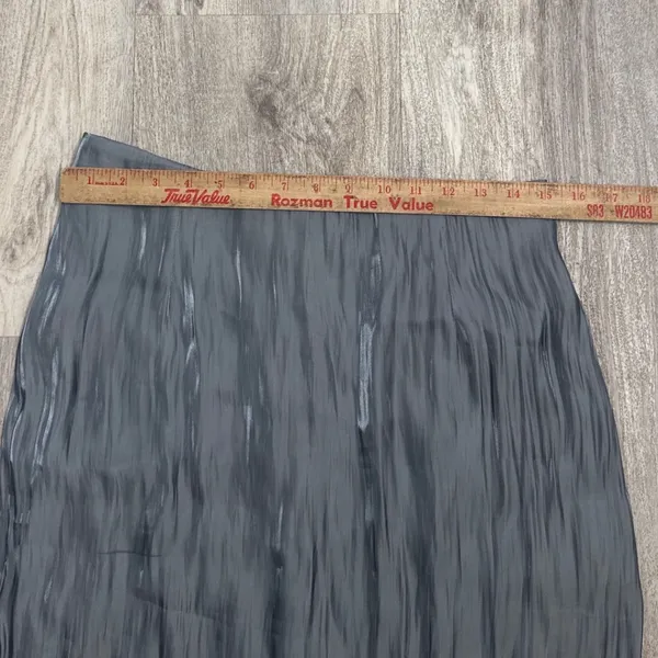 Urban Outfitters Grey Crinkled Midi Skirt Back Slit Size 8 Steel Grey Textured - Image 5