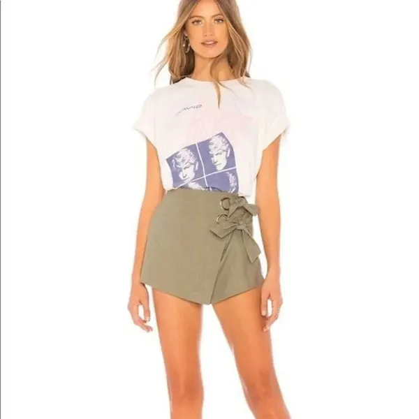 ✨Alaya Grommet Wrap Skort in Green by the way.✨ - Image 3