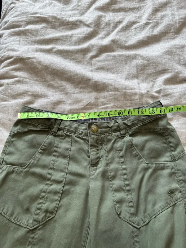 Athleta Low-Waisted Green Adjustable Lightweight Pants - Image 14