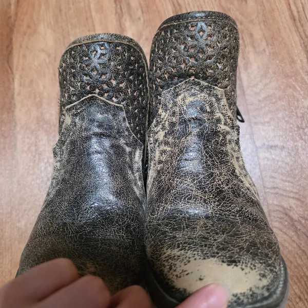 Circle G Corral Brown Distressed Leather Ankle Booties - Image 12
