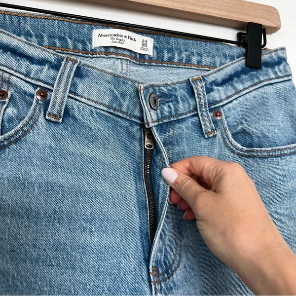 Abercrombie & Fitch Low Rise Baggy Jean Medium With Raw Hem - Image 10