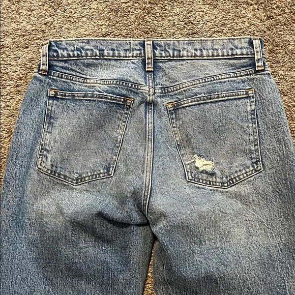 Abercrombie & Fitch Light‎ Wash Distressed Mom High Rise Jeans Size 31/12 - Image 9