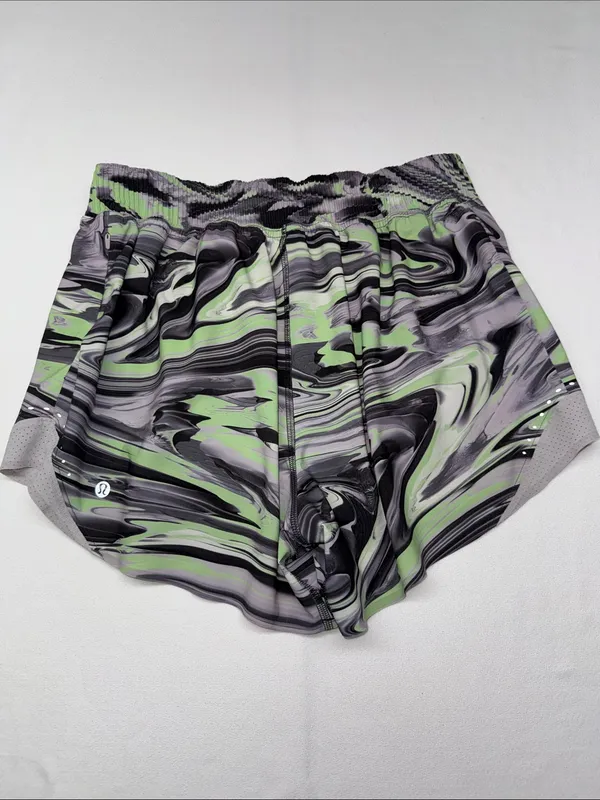 Lululemon Hotty Hot High-Rise Short 4" *Special Edition - Image 5