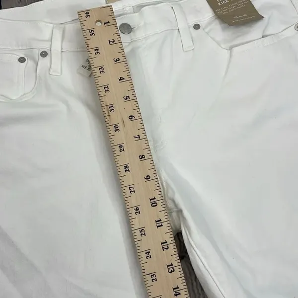 Madewell Mid Rise Kick Out With Magic Pocket White Plus Size - Image 13