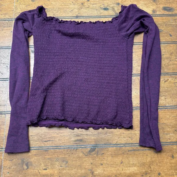 Hollister Smocked Off The Shoulder Long Sleeve‎ Top Purple Lettuce Edge Medium - Image 4