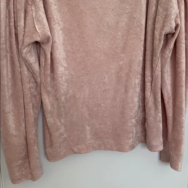 Free People Pink Velvet top M - Image 4