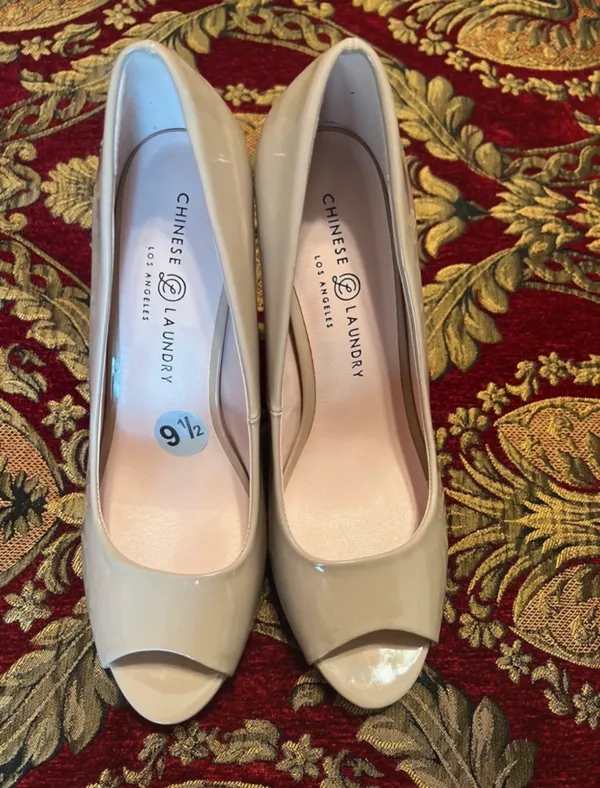 Chinese Laundry Women’s open toe beige heels Size 9.5 shoes - Image 6