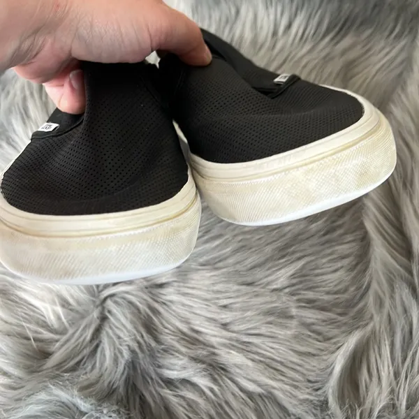 EUC Vans Black and White Slip-On Sneakers Woman's sz 8.5/Mens sz 7 - Image 4