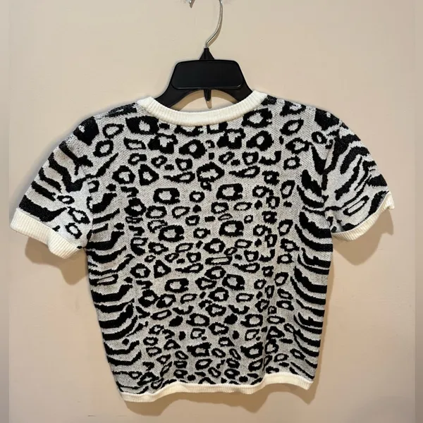 Black & White‎ Leopard Print Intermix Sweater Sz Small - Image 2