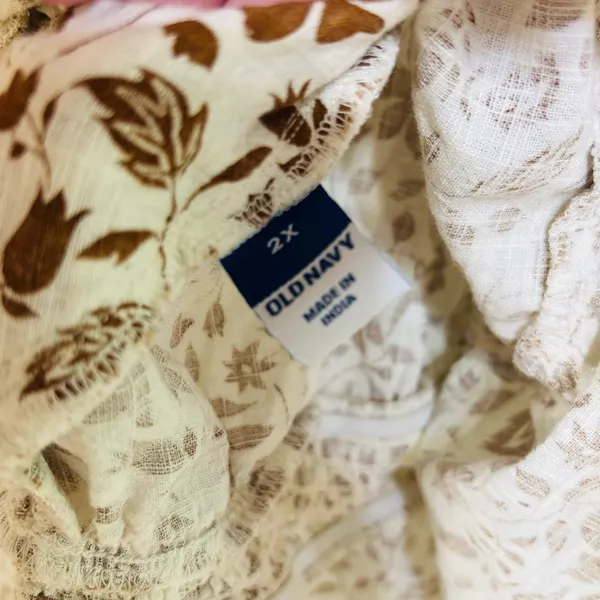 Old Navy Plus Size V Neck Flutter Sleeve Floral Print Blouse Size 2X - Image 6