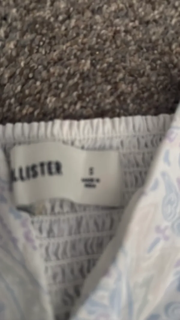 Unique, print Hollister, baby doll top - Image 2