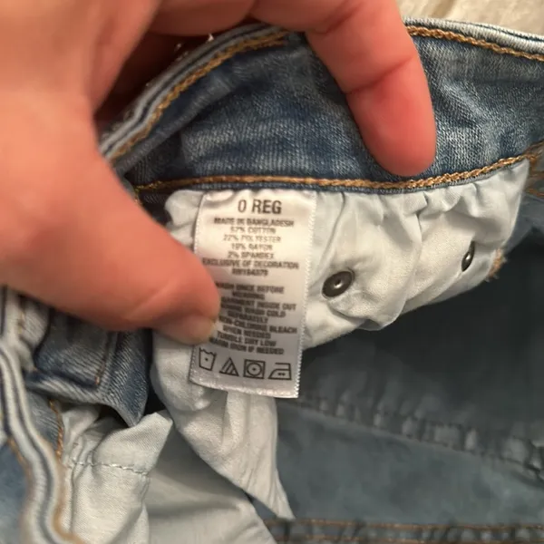 Women’s size 0 low rise jegging light wash destroyed stretchy jeans - Image 4