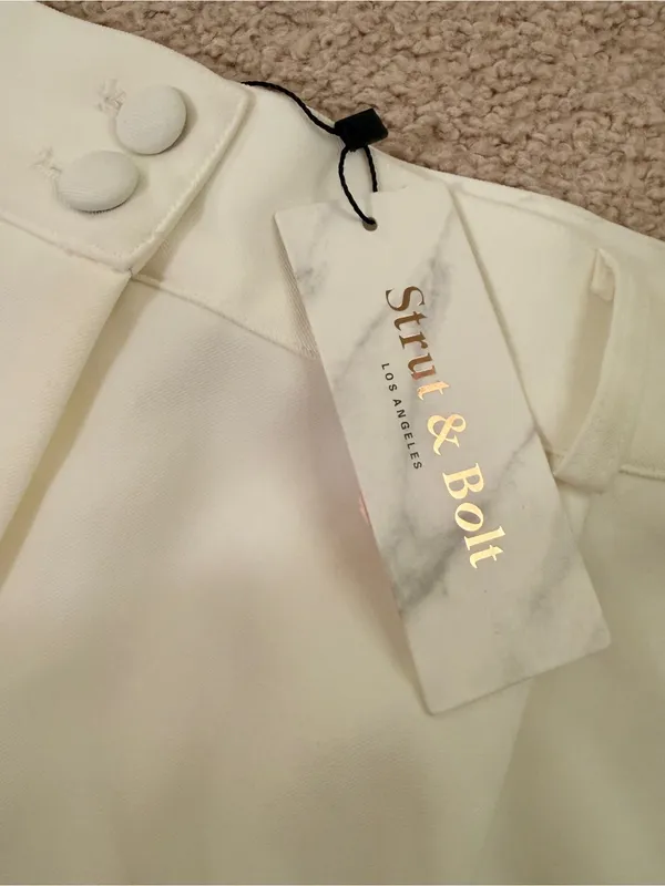 NWT Strut &‎ Bolt Ivory High Rise Tailored Dress Shorts Large - Image 4