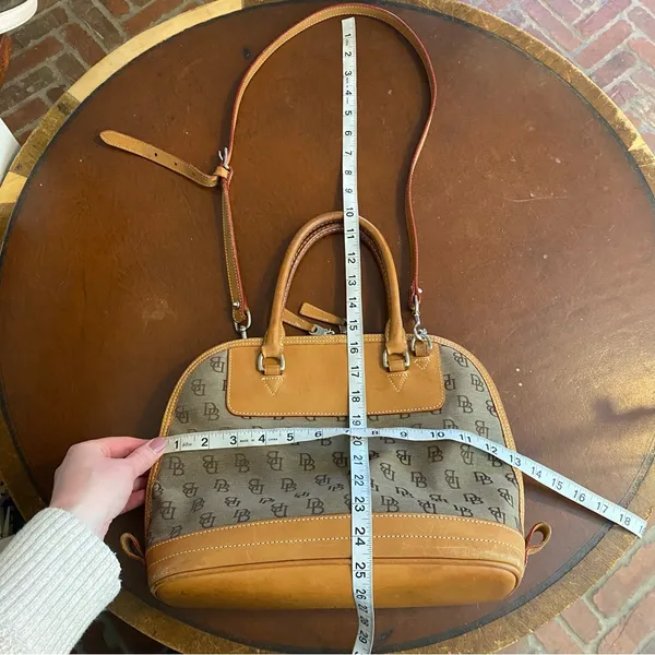 Vintage Dooney and bourke Domed‎ Signature Jacquard Tan Brown Leather Crossbody - Image 8