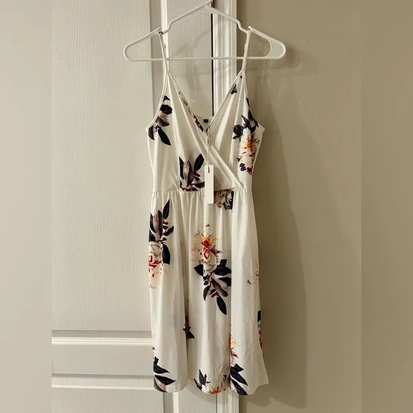 NWT Women’s Size Small Floral White Sleeveless Dress - Image 3