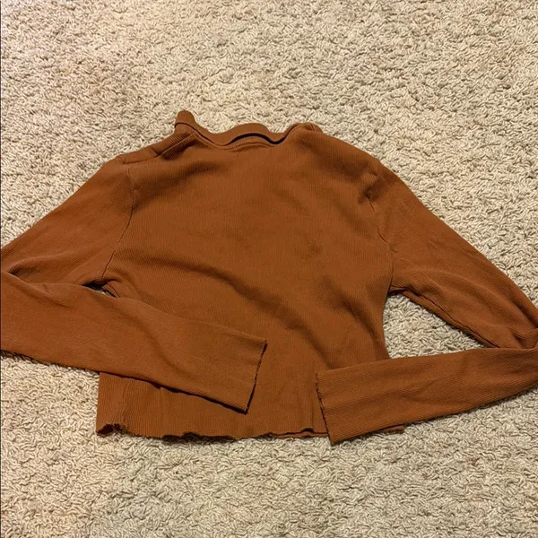 Urban Outfitters Cropped Polo Button Down Long-Sleeve - Image 4