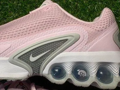 Nike Air Max women’s 8.5 - Image 2