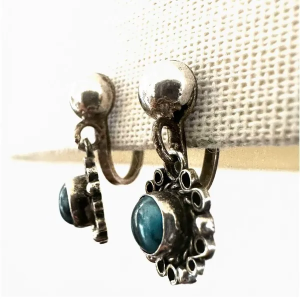 Joy Mexico sterling silver vintage turquoise screw back earrings - Image 5