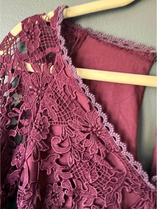 ASTR The Label Burgundy Lace Long Sleeve Dress Medium - Image 4