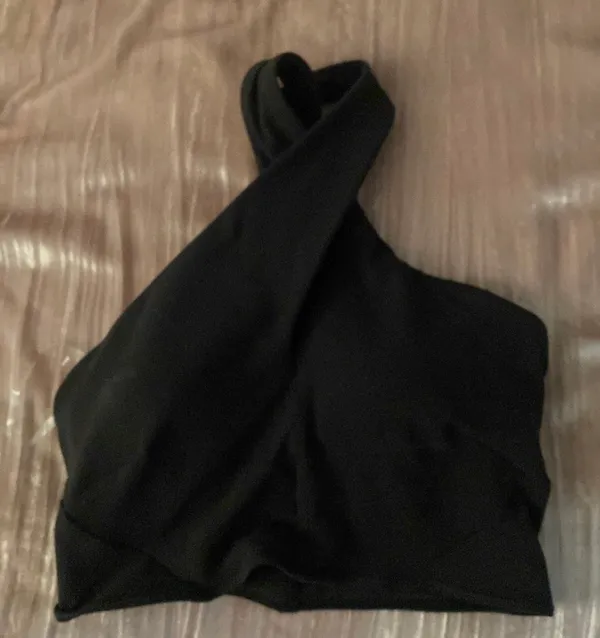 Lululemon Black Nulu Wrap Front Longline Bra NWOT - Image 2
