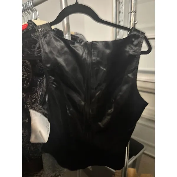 Vintage Y2K Satin Embroidered Silver Black Sleeveless Crop Top XOXO Medium nwt - Image 4