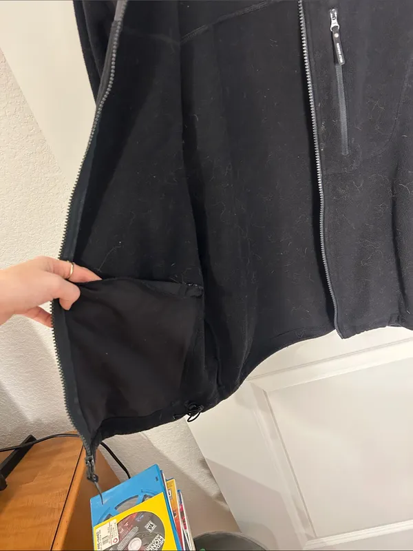 Helly Hansen Black Performance Fleece Jacket with Gray Yoke - Image 6